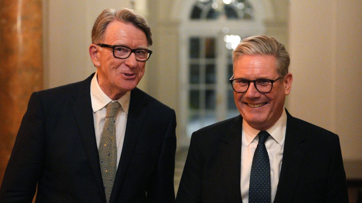 Epstein lecsap a síron túlról: szorul a hurok a balos brit kormányfő nyaka körül, a saját pártja végezheti ki