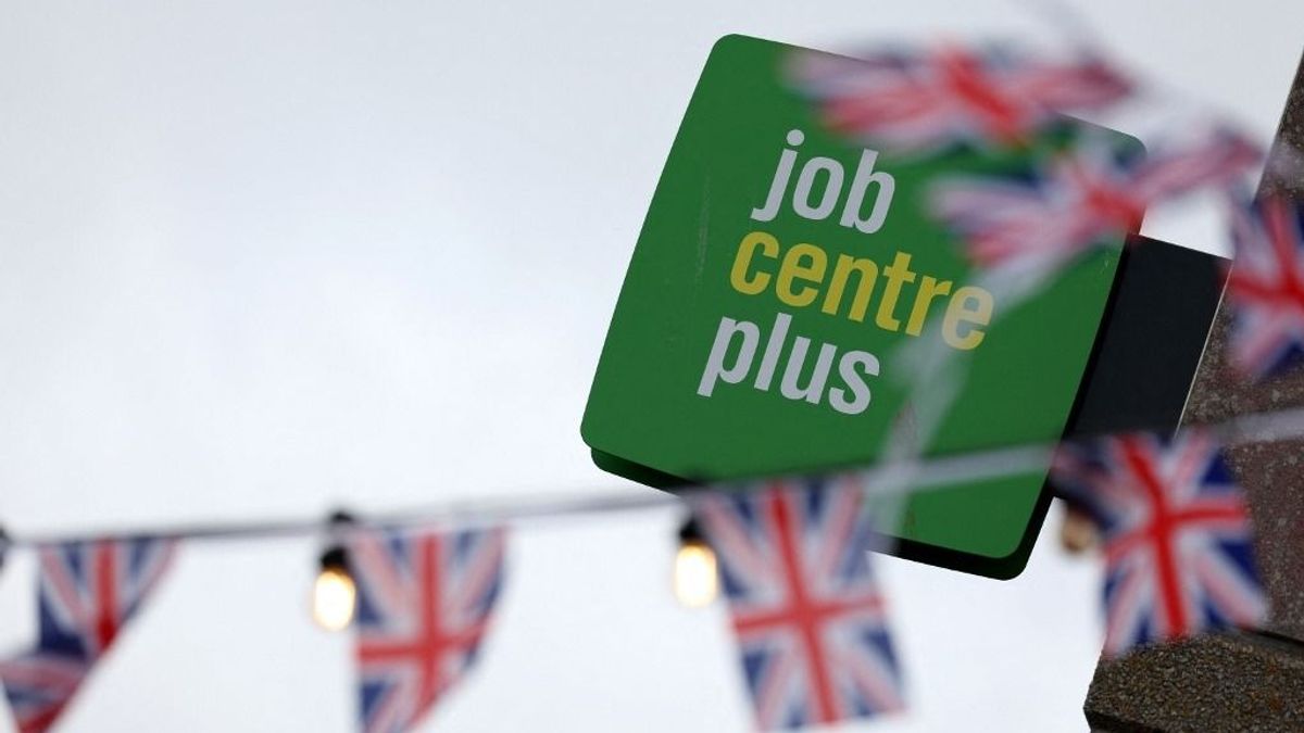 A jóléti állam halála: a brit dolgozók negyede kevesebbet keres, mint akik segélyekből élnek