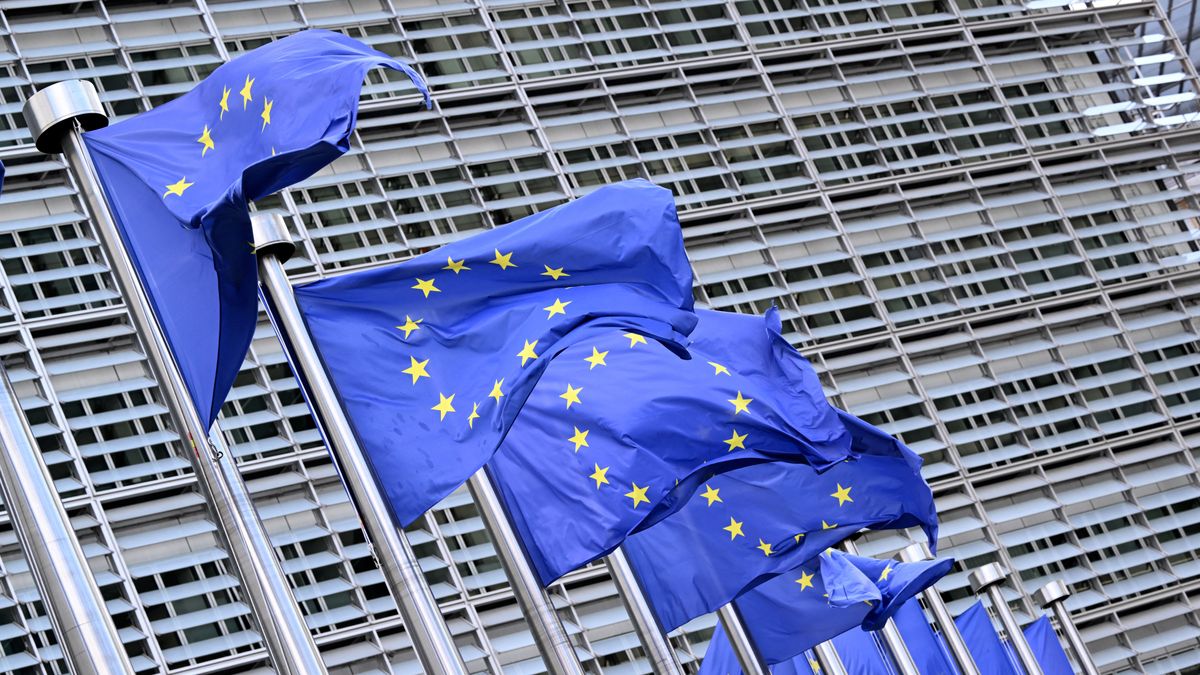 Ez ugye ugyanaz a vasifjúság, akikkel az EU az Oroszország elleni háborút akarja megvívni? – keményen nekiment az EU-nak Robert C. Castel