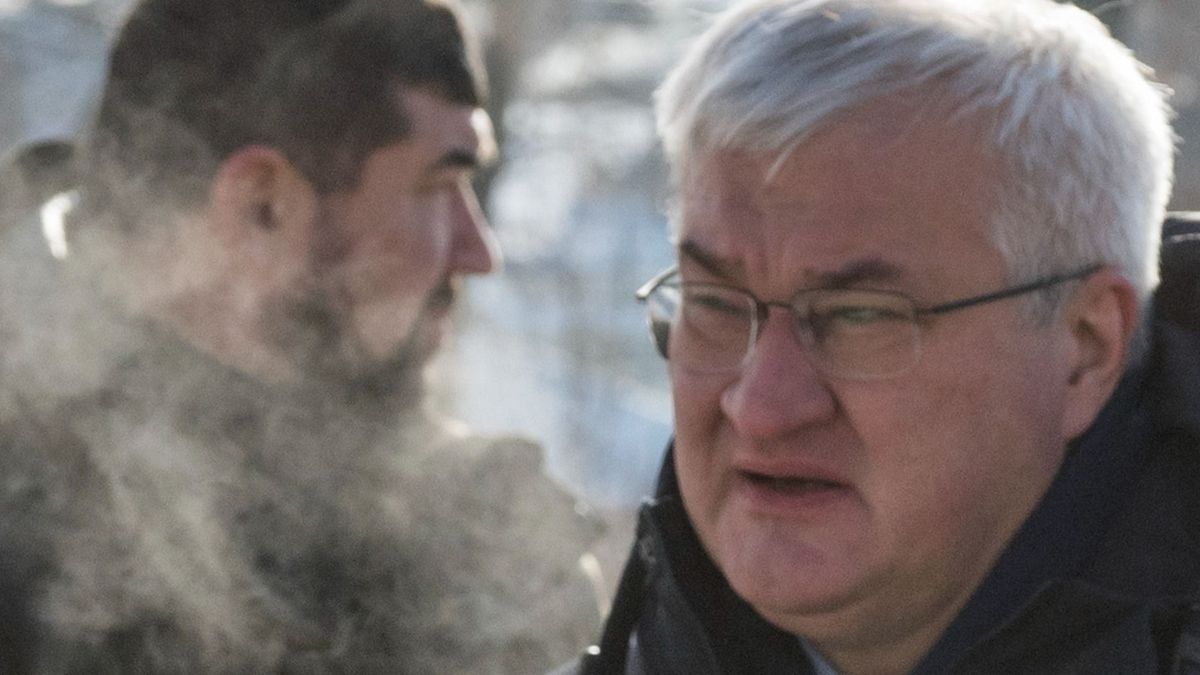 Zelenszkij külügyminisztere felforrt a dühtől, és indulatos fröcsögésbe kezdett: „erkölcsi degeneráltnak” nevezte Csányi Sándor főnökét