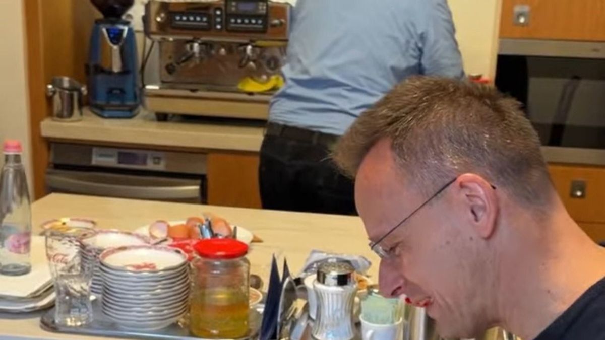 Így melegített Orbán Viktor és Szijjártó Péter a Védelmi Tanács ülésére: „Ehhez nem ész kell, csak bátorság!”