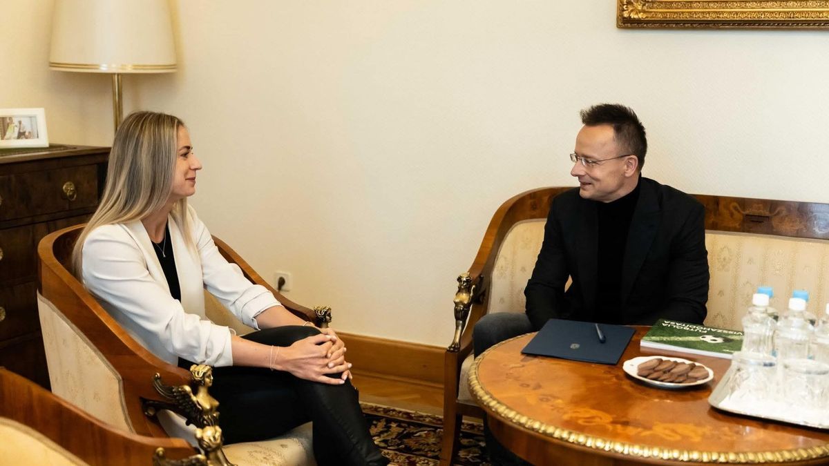 „Felháborító és botrányos” – Szijjártó szerint Bondár Anna a tettekben, nem a hangoskodásban hisz, szemben az ukrán teniszezővel