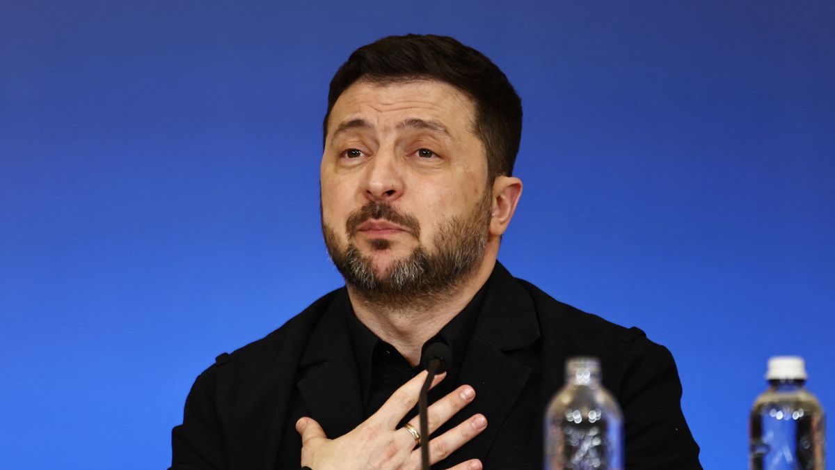 Újabb ország térdelt le Ukrajnának – Zelenszkijnek megint sikerült megsajnáltatnia magát