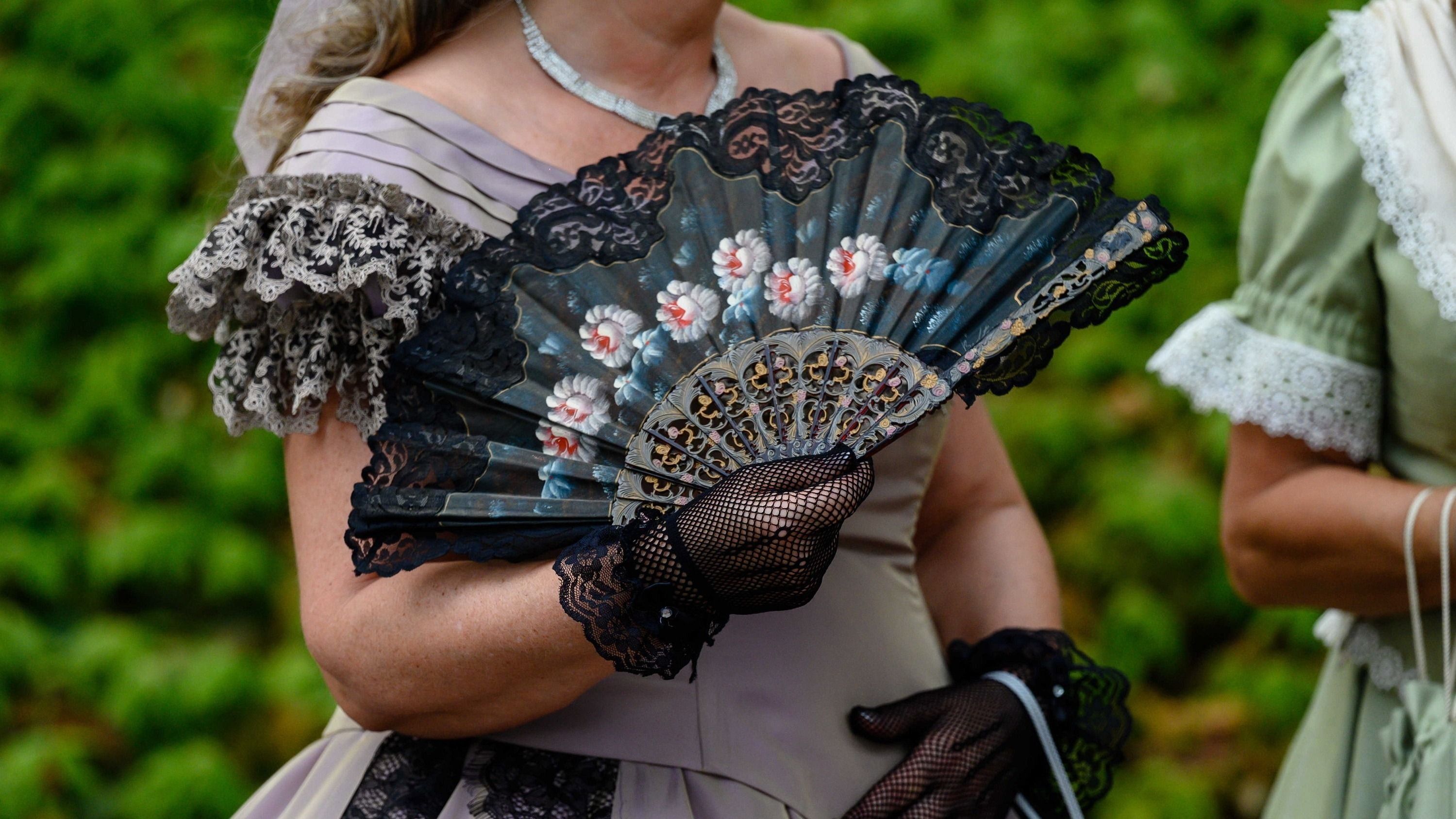 Régi legyezőkből nyílik kiállítás Budapesten