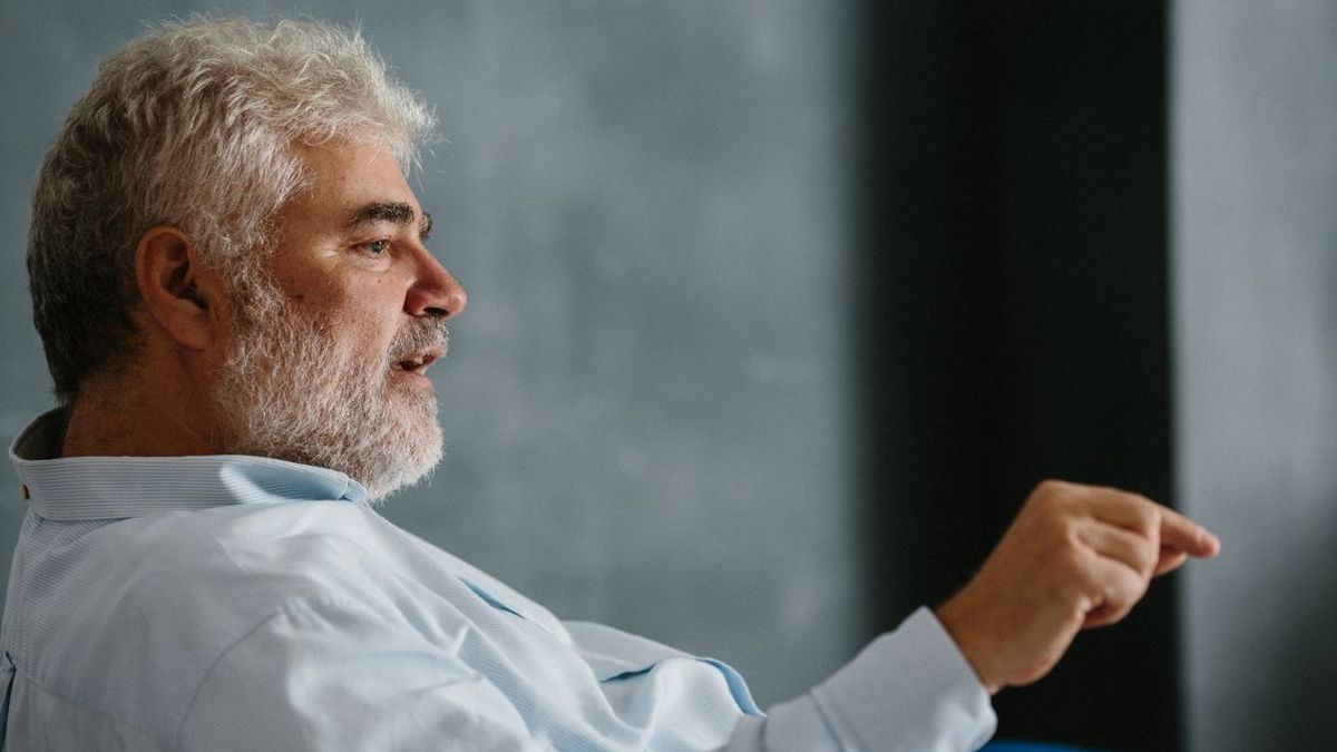 Ennyi volt, módszeresen temetni kezdték Magyar Pétert