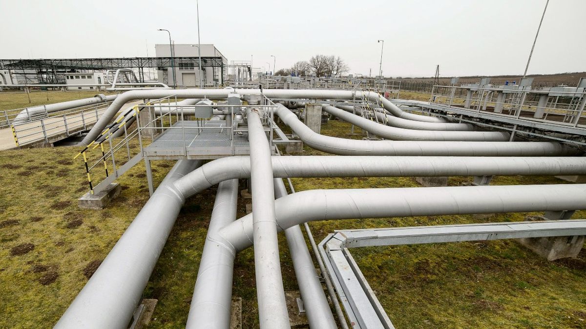 „Nem prioritás!” – megszólalt az Erste, ezt gondolják a Barátság kőolajvezeték helyreállításáról