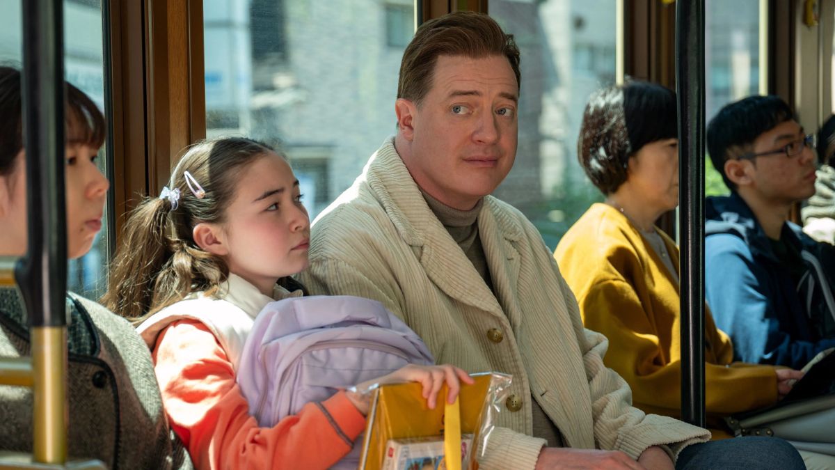 Egy japán kislány édesapjának adta ki magát a színészként bukdácsoló Brendan Fraser