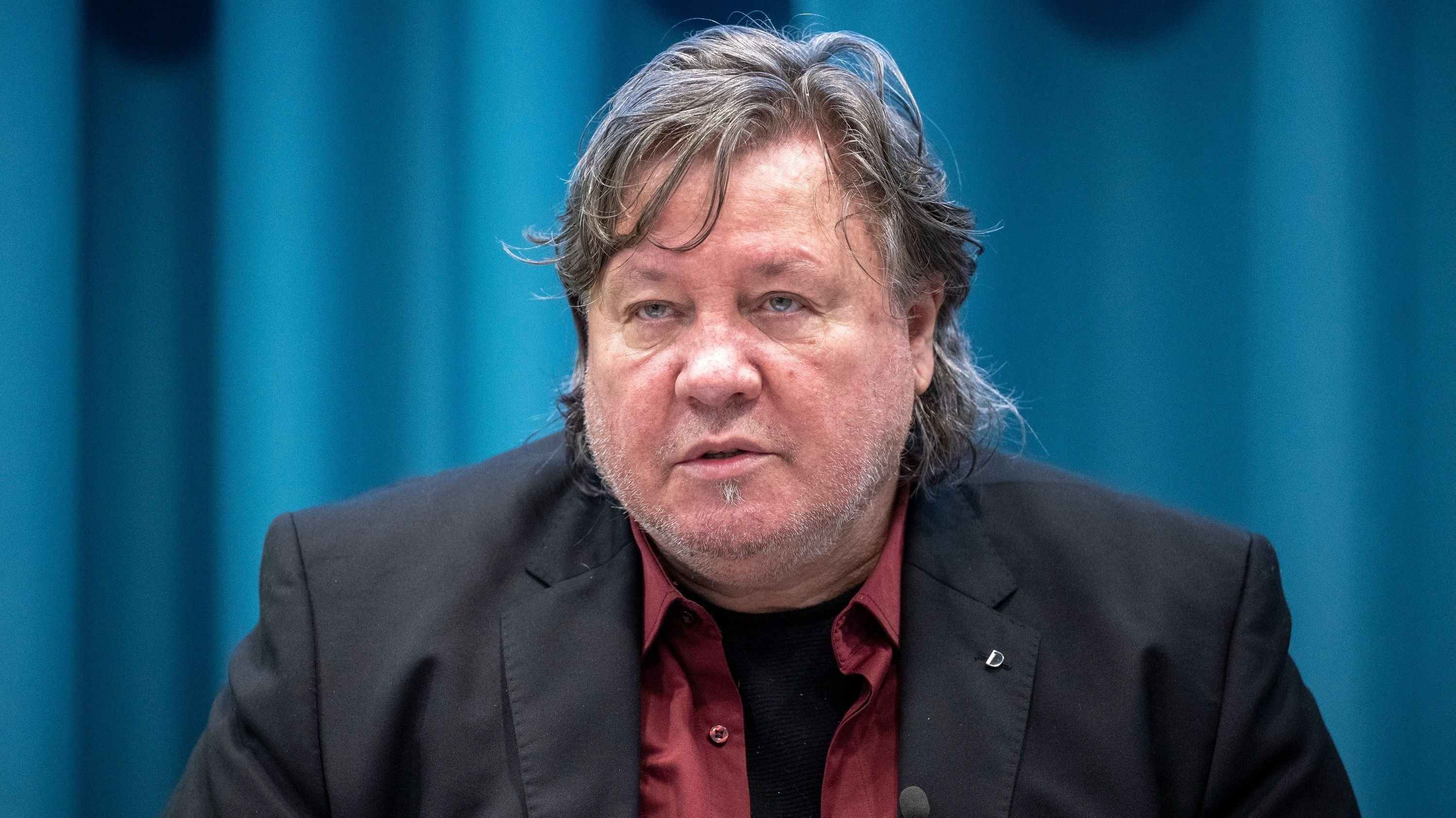 Huszonnégy állomásos turnéra indul Szarka Tamás