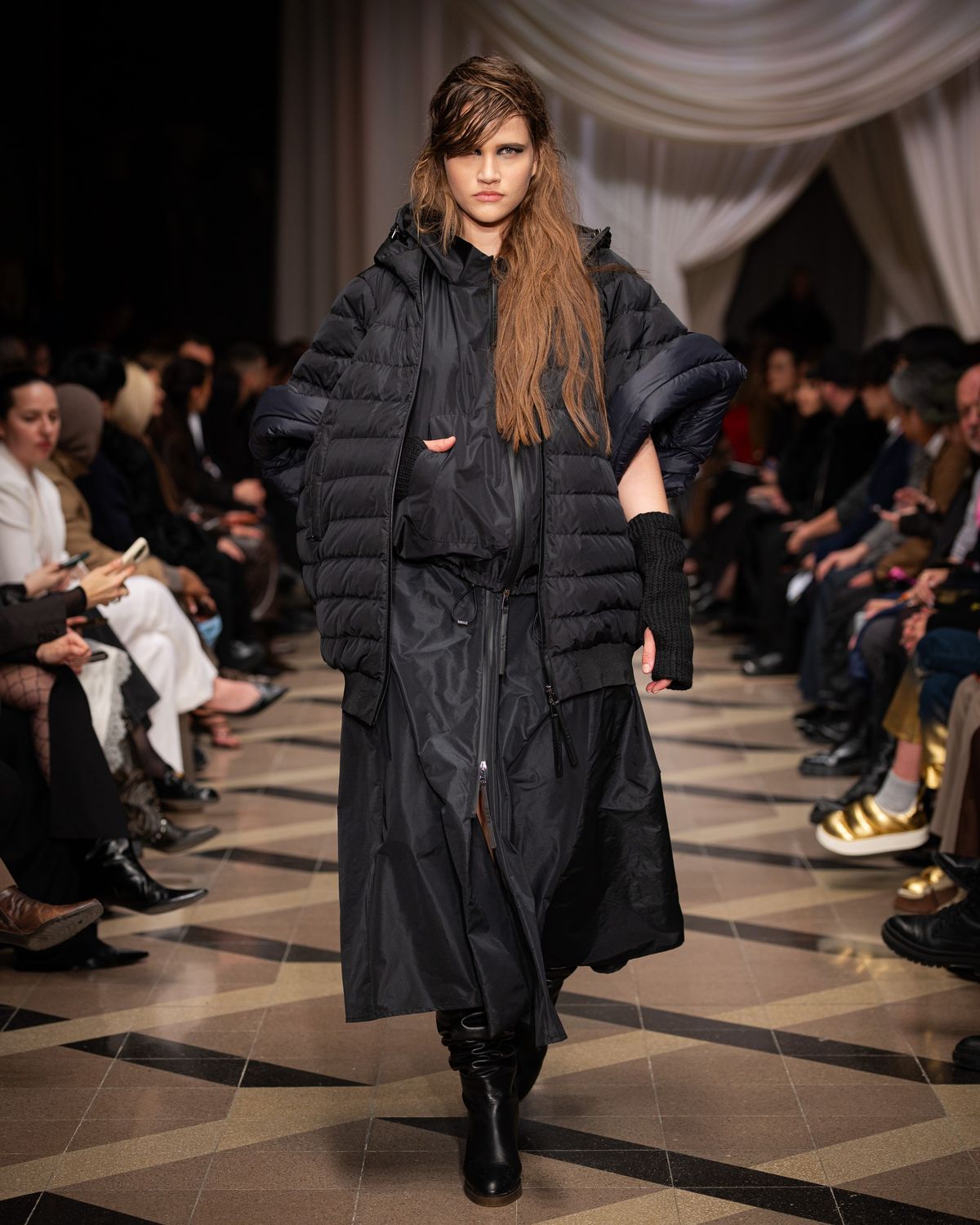 A divat és a régmúlt műtárgyai is jól megfértek egymás mellett a Szépművészeti Múzeumban.