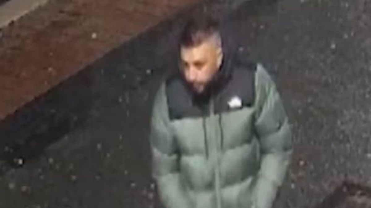 Sokkoló utcai támadás: könyökkel ütött ki egy nőt a semmiből a migráns (VIDEÓ)