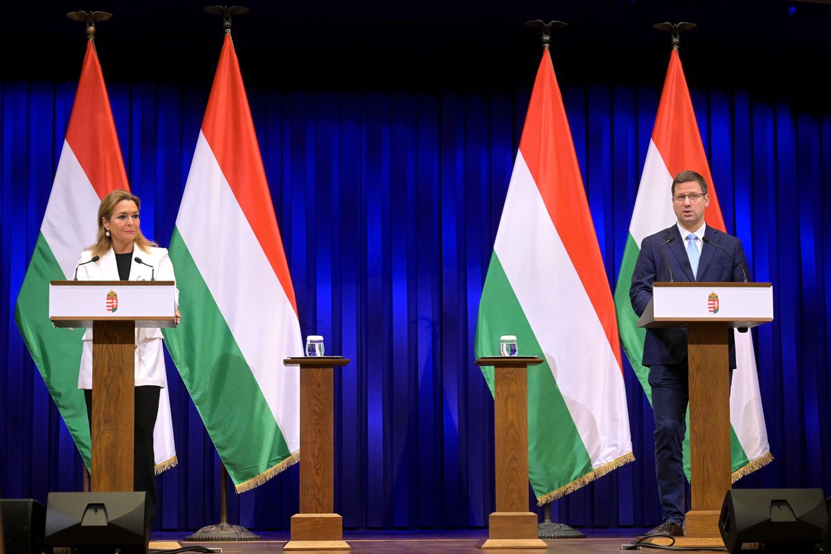 GULYÁS Gergely; VITÁLYOS Eszter