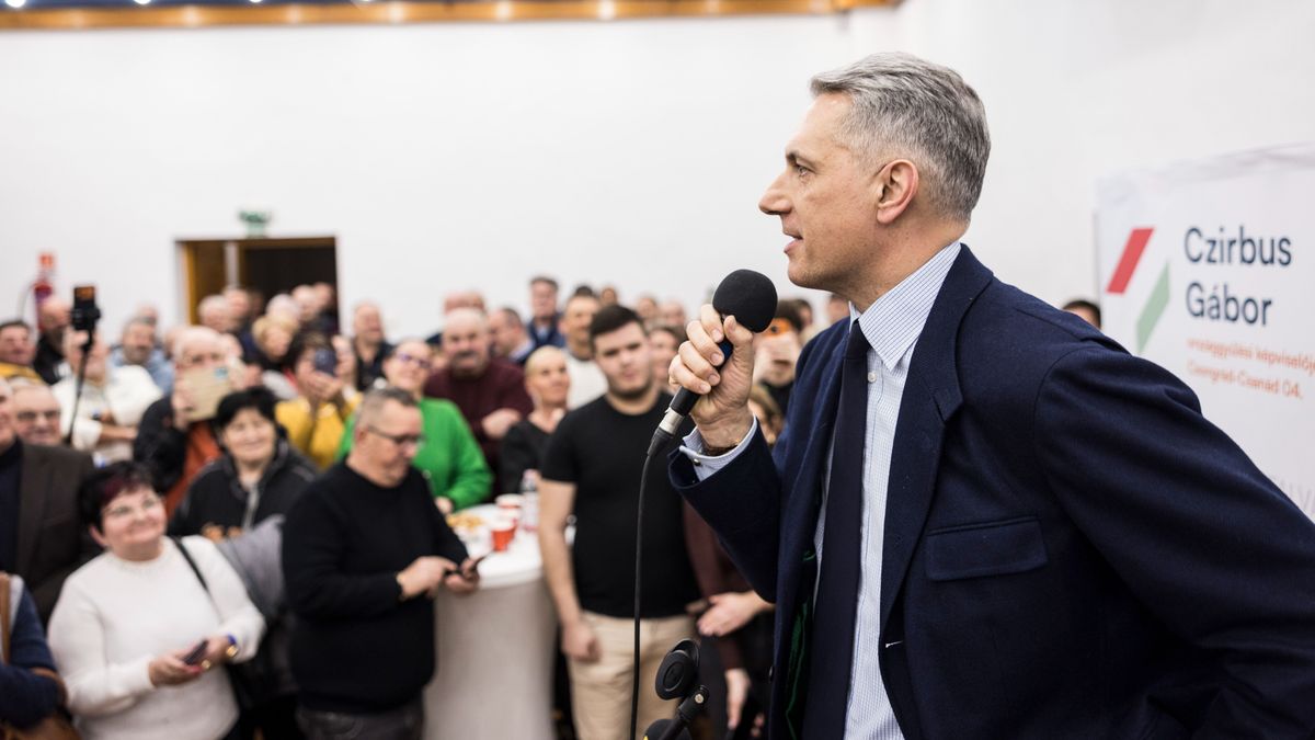 Elnézve azt a szerencsétlenkedést, amit Lázár János hetek óta művel, egyszerűen nem értem, minek improvizál