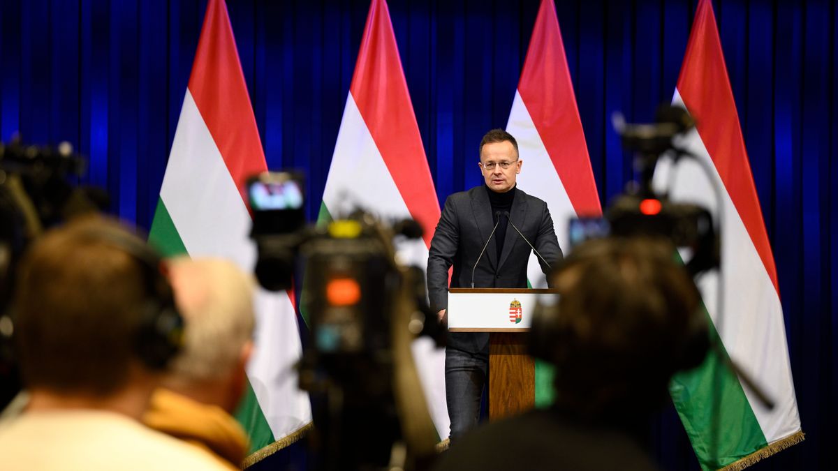 Felrobbant az internet: Szijjártó minden eddiginél kíméletlenebbül, öt pontban mosta fel a padlót Kapitány Istvánnal