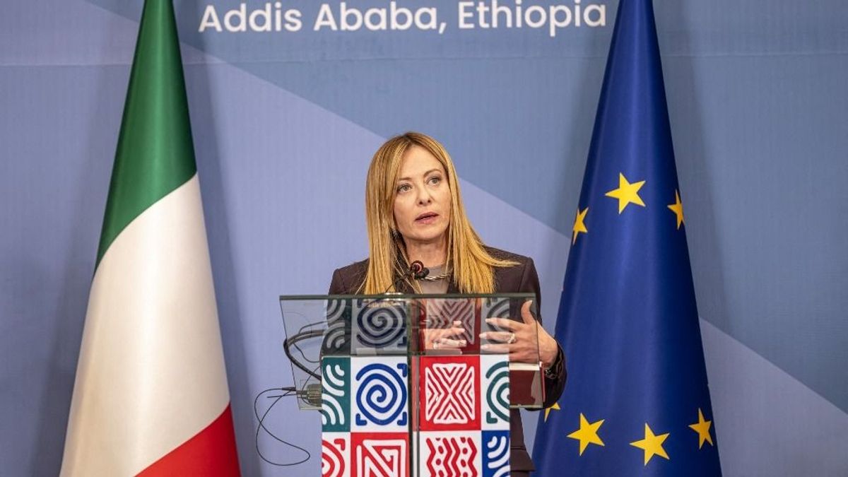 Meloni teljesen kiakadt: a bírósági ítélet szerint az olasz államnak finanszíroznia kell az illegális migrációt