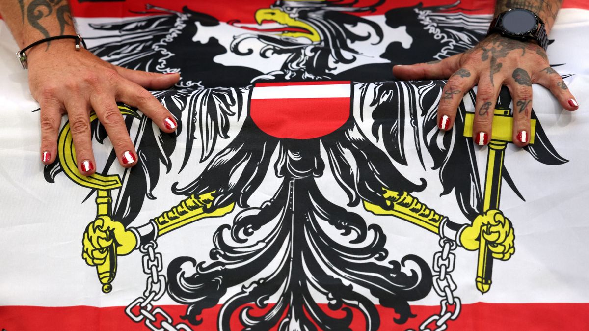 Ausztria magyar állásponton, Ukrajna honosít, a Földközi-tengeren pedig már tudják, mit jelent a „farkasszem”