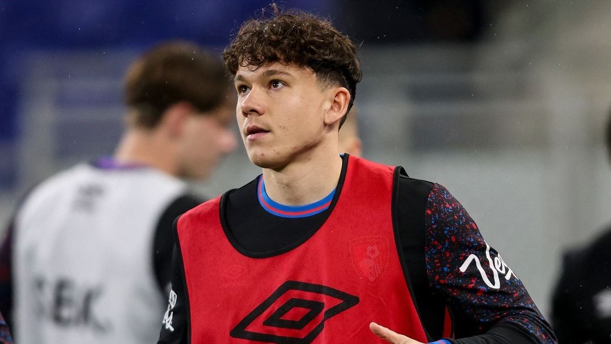 Tóth Alex türelmesen vár a sorára a Bournemouth-ban