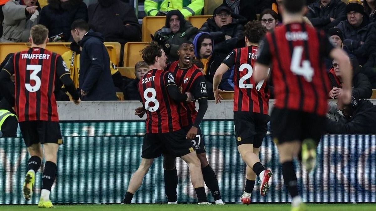 Hoppá: Liverpoolban lép pályára Tóth Alex, először kezdő a Premier League-ben (VIDEÓ)