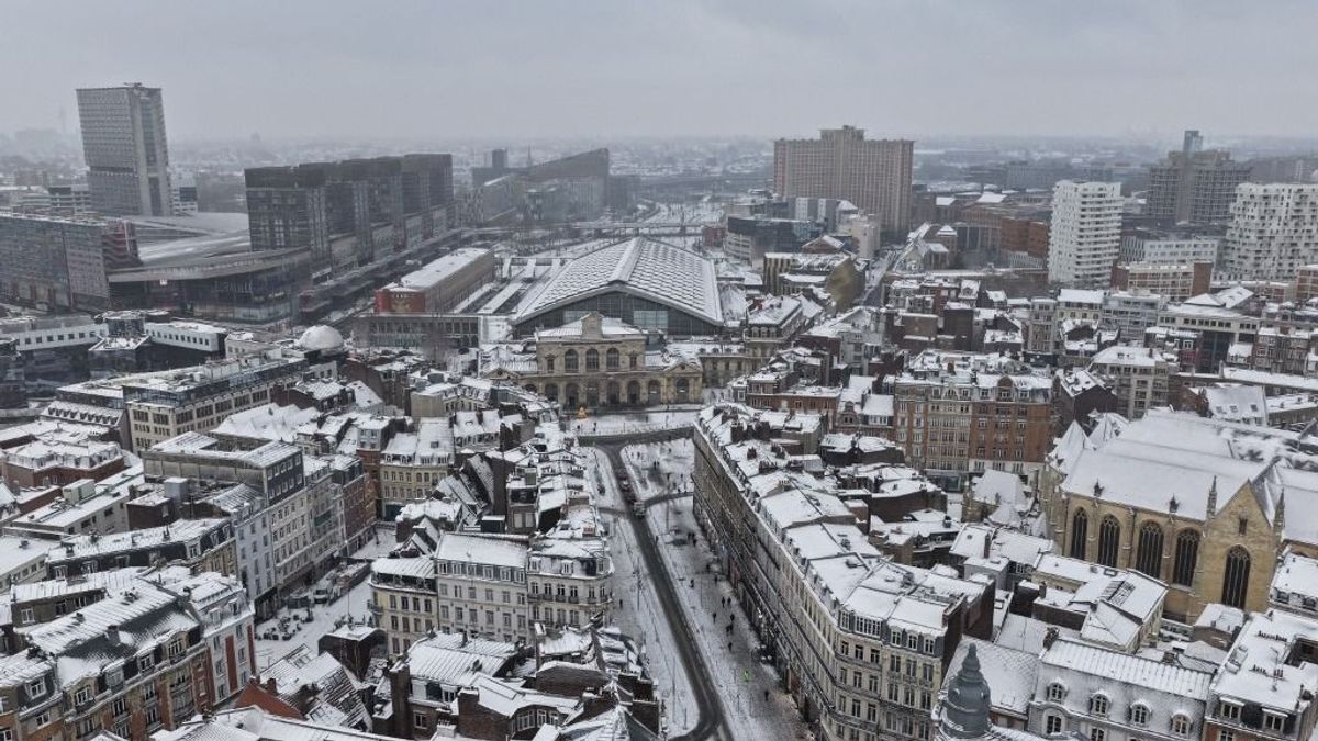 Gyomorforgató bűntény Franciaországban: tízen erőszakoltak meg egy bedrogozott ötéves kisfiút