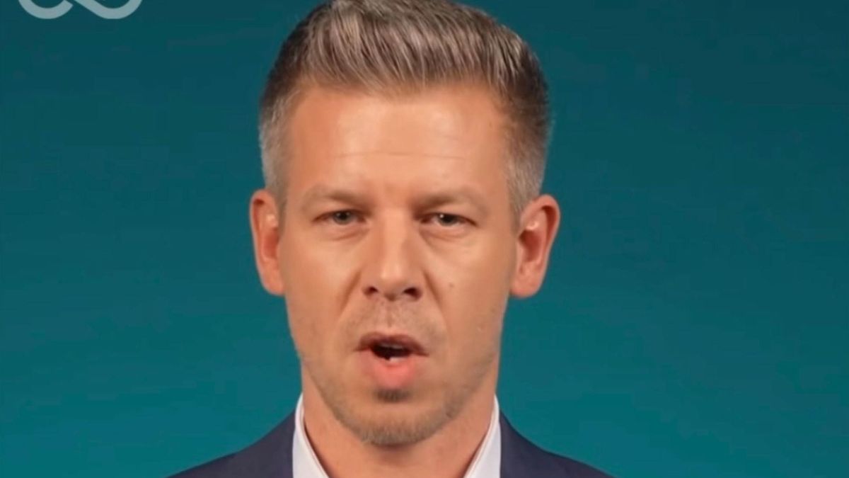 Teljes a kétségbeesés a Tisza Pártban, miután Magyar Péter önként és dalolva elismerte: drogos házibuliban vett részt