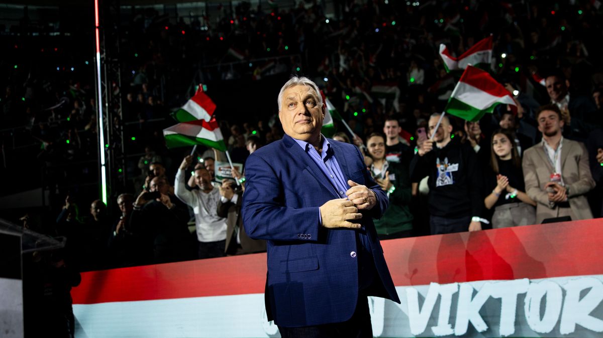 Orbán Viktor megkapta a legmenőbb ajándékot a Premier League magyar játékosától (VIDEÓ)