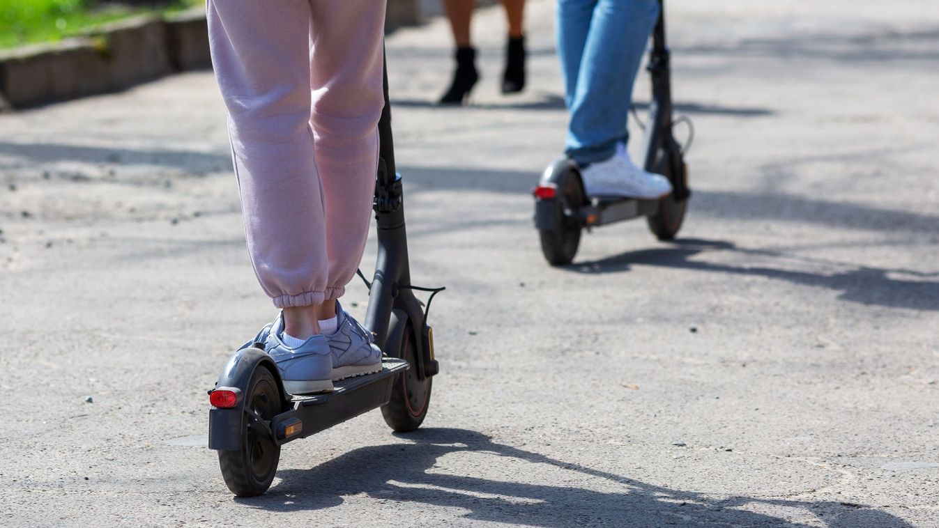 Betiltja a bérelhető elektromos rollereket Firenze városa