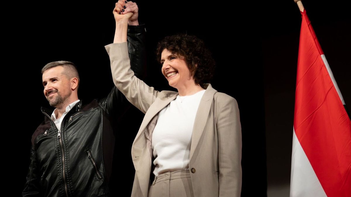 Még egy Jakab Pétert is lehúznak a WC-n, ha épp nem a Tisza Párt szekerét tolja