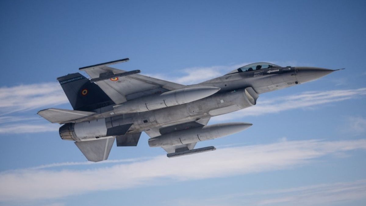 Meglépte Románia: figyelmeztették a lakosságot, majd azonnal felszálltak az F–16-os vadászgépek