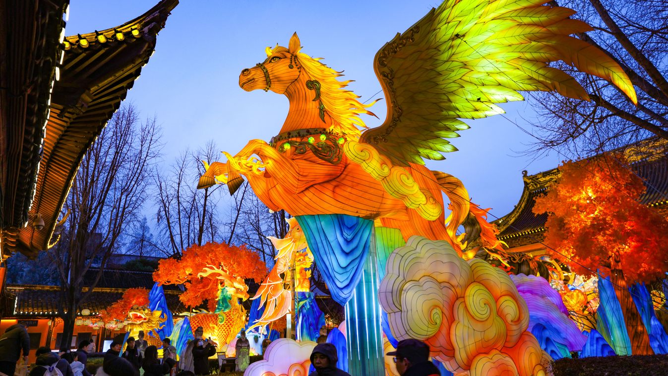 Tüzes Ló hátán az új évbe