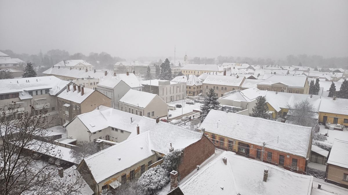 Nagy a baj: magyarok ezrei maradtak áram nélkül a havazás miatt