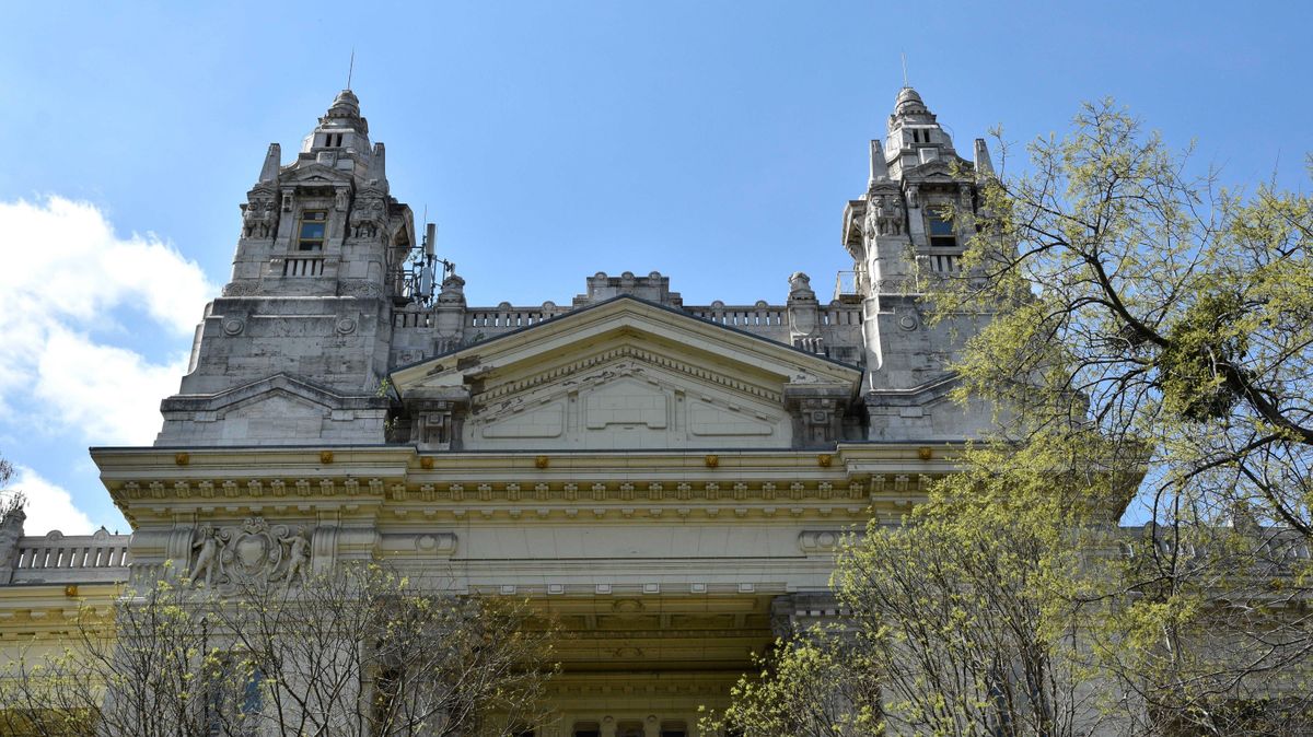 Belevágnak: hamarosan kezdődik az ikonikus budapesti épület átépítése