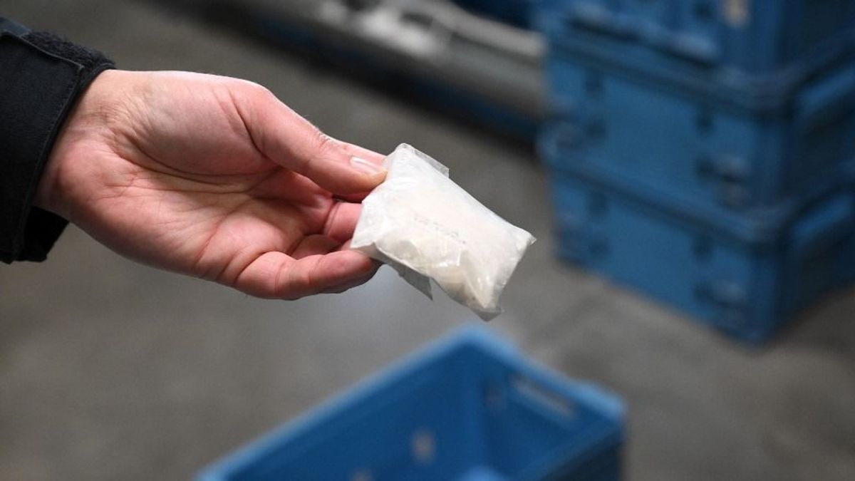 Felkavaró jelenetek: óvodás korú gyermeket drogoztatott meg a kaposvári nő (VIDEÓ)