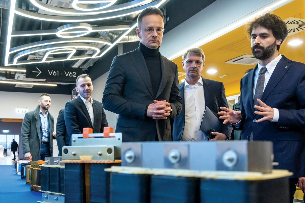 SZIJJÁRTÓ Péter; CSERESNYÉS Péter