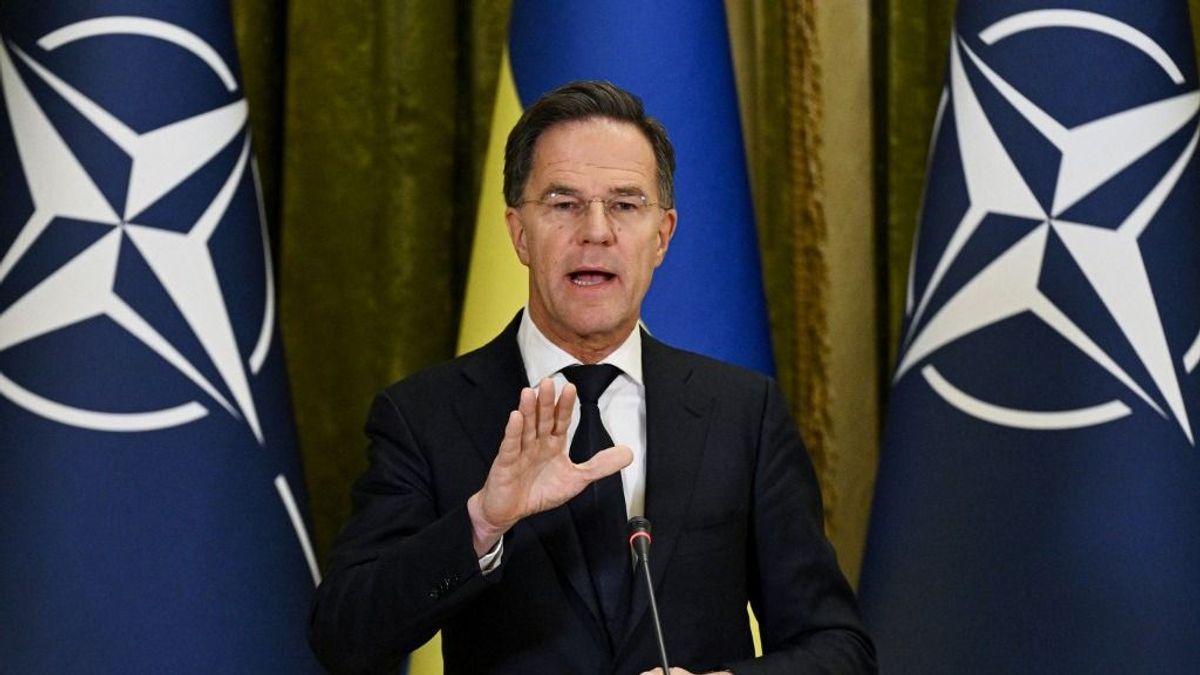 A NATO-főtitkár Kijevben lépte át a vörös vonalat: „Felszólítom a szövetségeseket, nyúljanak mélyen a zsebükbe, és ajánljanak fel mindent, amit csak tudnak Ukrajnának”