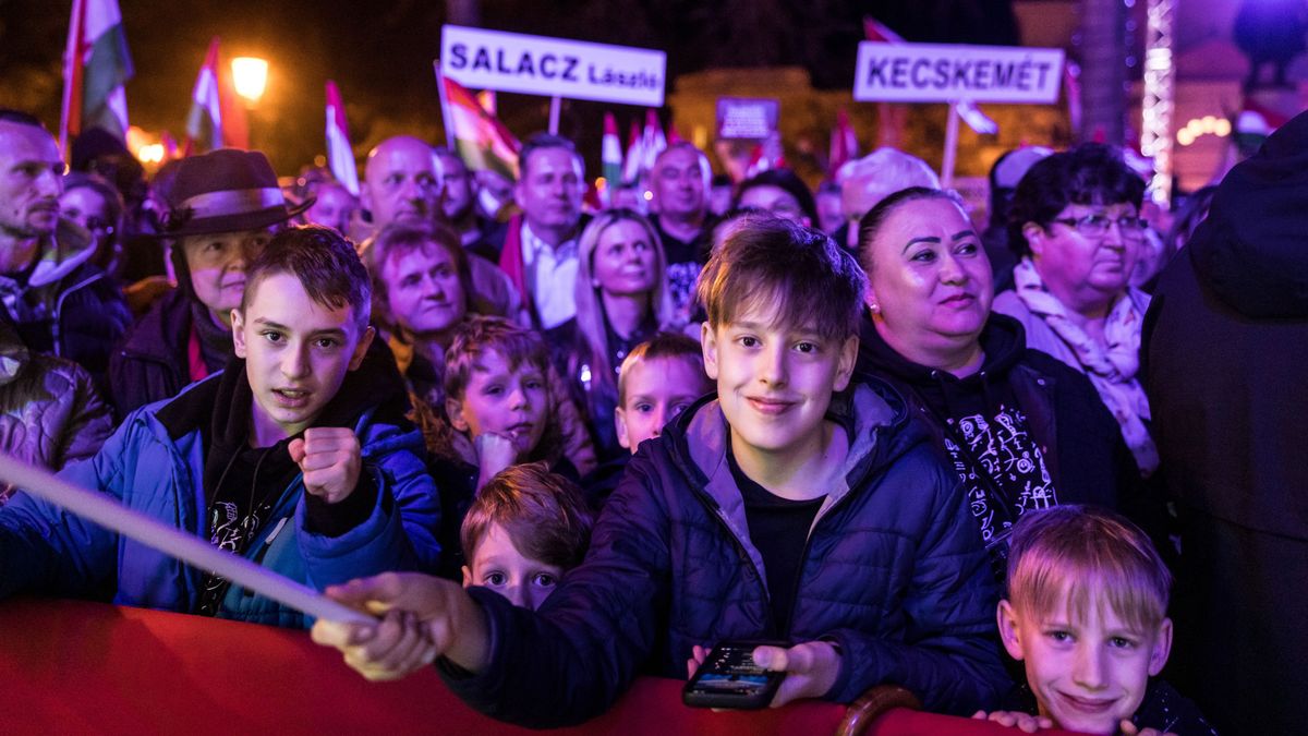 Feltüzelte Kecskemétet Orbán Viktor: galériánk a kormányfő országjárásáról