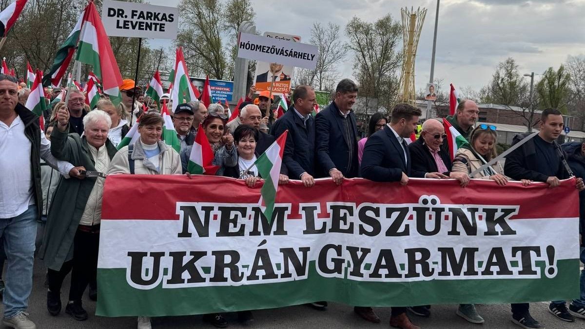 Ismét Békemenet indult Orbán Viktor hódmezővásárhelyi beszédére, hamarosan élőben üzen a kormányfő