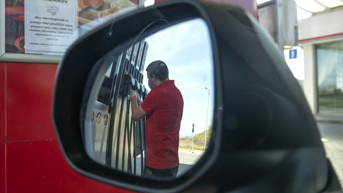 Kiszáradt benzinkutak: Robert Fico bejelentette, hogy Szlovákia drasztikus lépésekre kényszerül