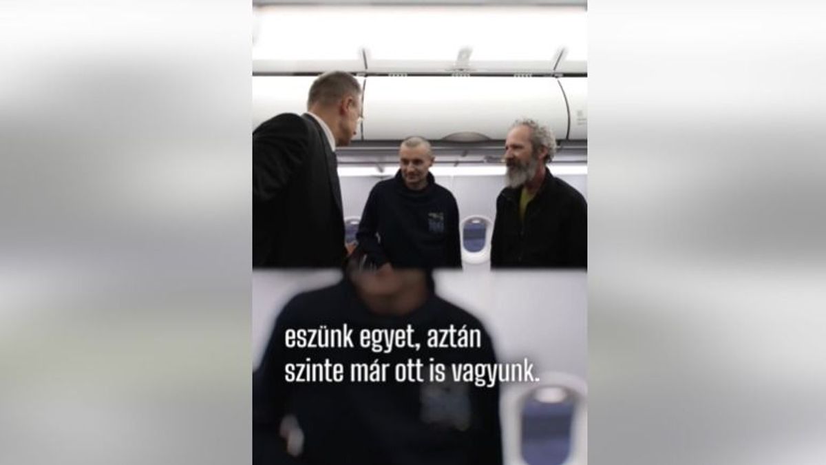 Videón a szabadon engedett magyar foglyok gépre szállása.