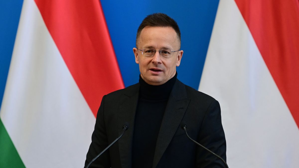 „Újraélesztjük a hagyományt” – nagy bejelentést tett Szijjártó Péter március 15-e kapcsán