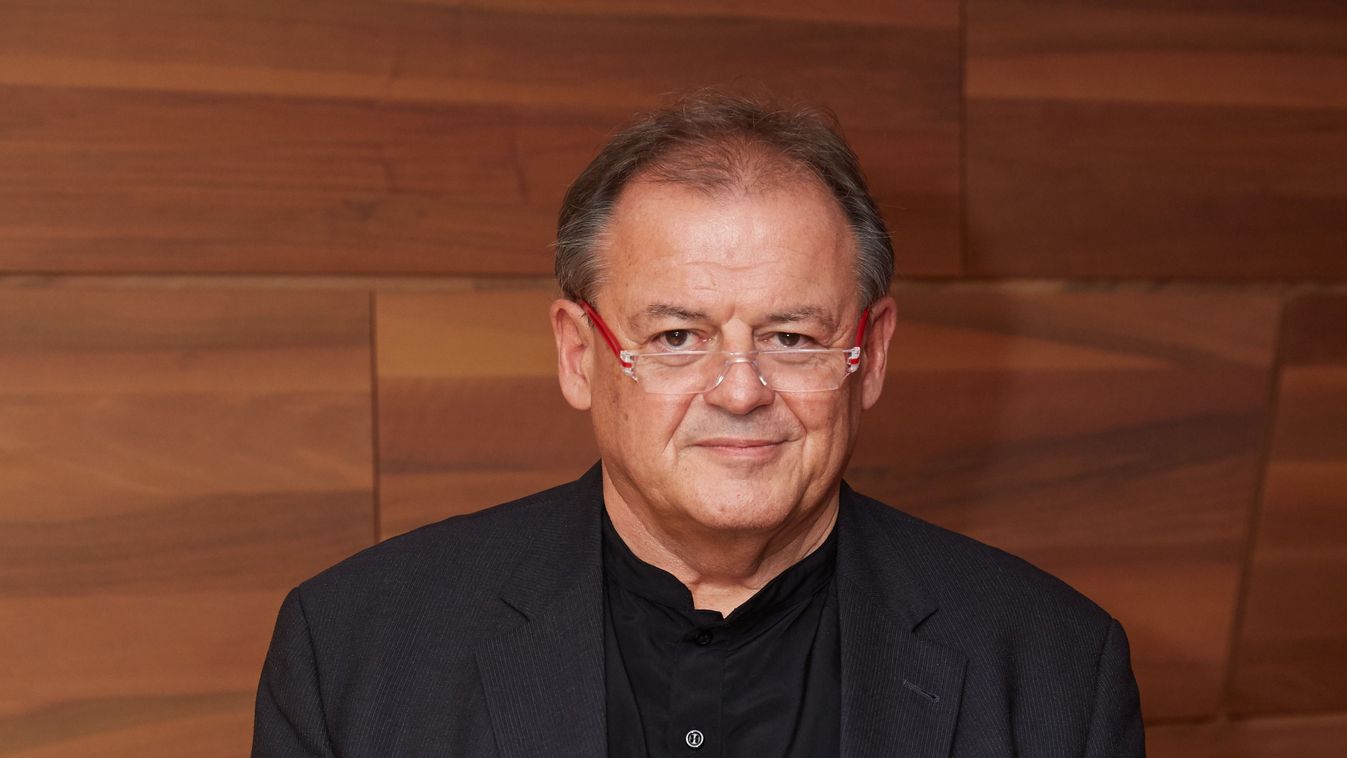 Szeretet áramlik a&nbsp;zenében