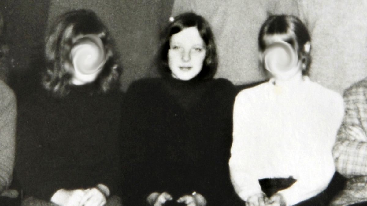 Mit rejtegetnek ennyire? Hét lakat alá zárták Merkel kommunista titkosszolgálati aktáit!