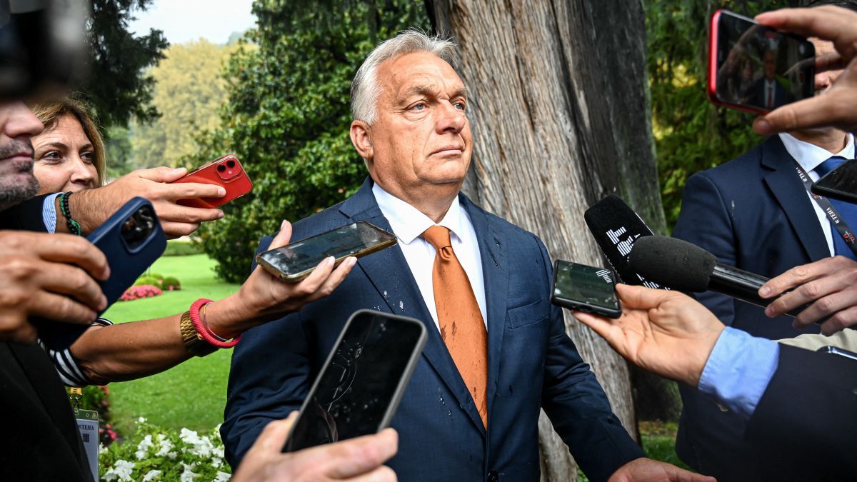 Lengyelországban most mindenki erről beszél: a Facebook visszafogja Orbán Viktor elérését a kampányhajrában