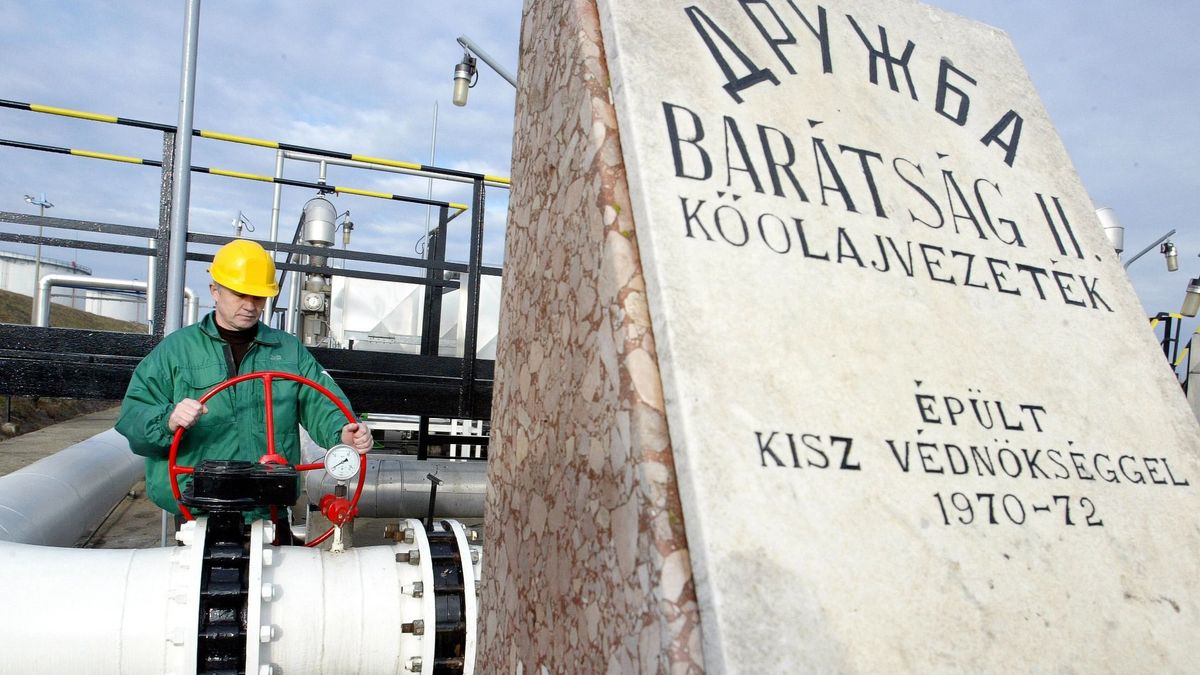 Barátság kőolajvezeték: már ukrán politikusok, elemzők és bloggerek is elismerik, hogy a leállítás egy politikai játszma része