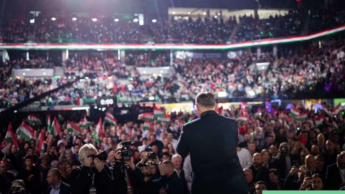 Történelmi nap Debrecenben: érkezik a valaha volt legnagyobb háborúellenes gyűlés
