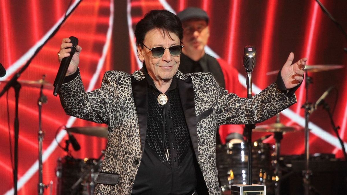 Botrány körvonalazódik: Fenyő Miklós családja elhatárolódik az elhunyt énekes arénás emlékkoncertjétől