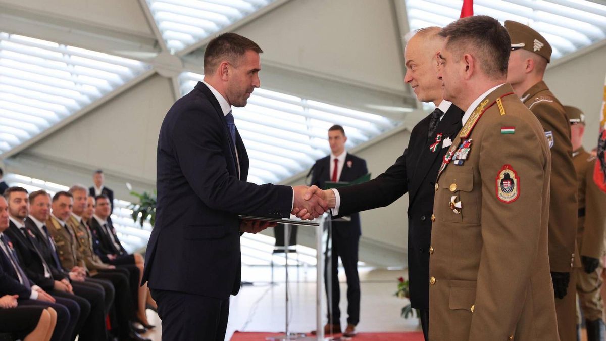 Böde a Fradi és a Paks legendája is