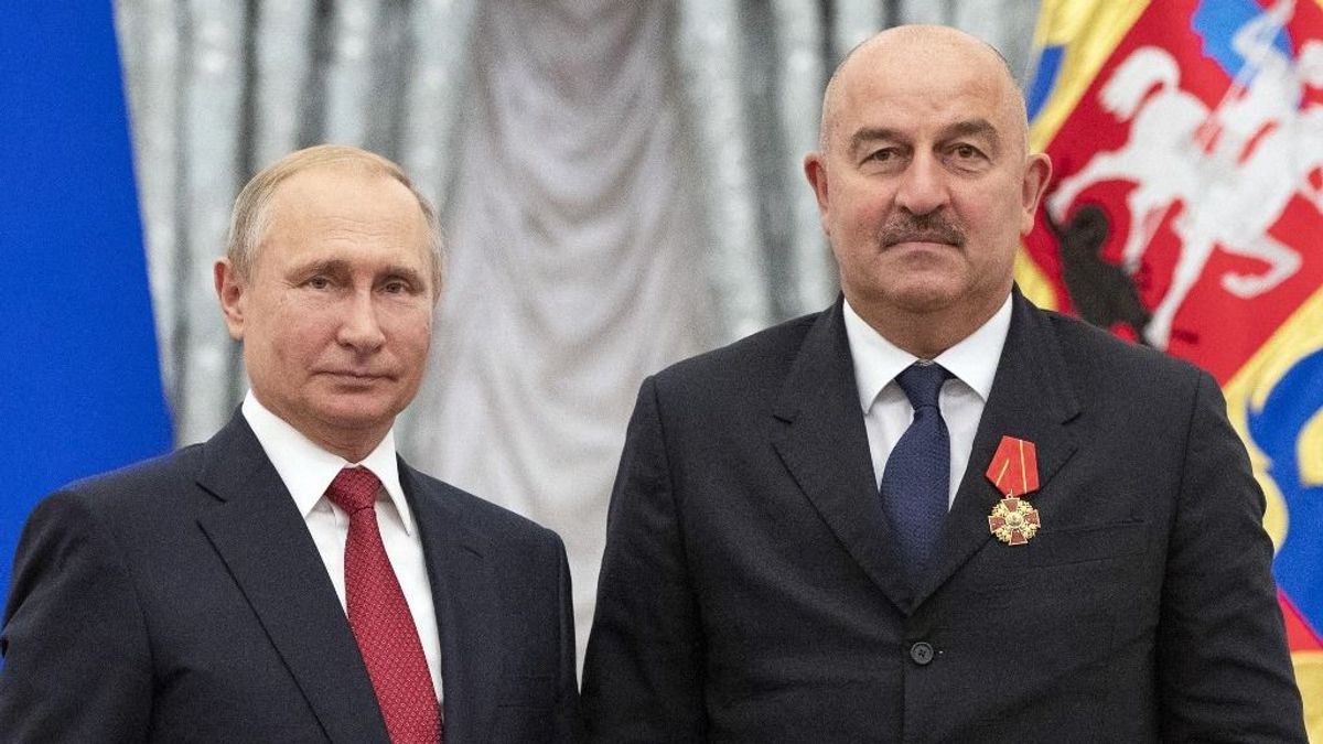 „Vlagyimir Putyin titkára teljesen kétségbe volt esve” – meghívták a Kremlbe a volt Fradi-edzőt, de volt egy feltétele