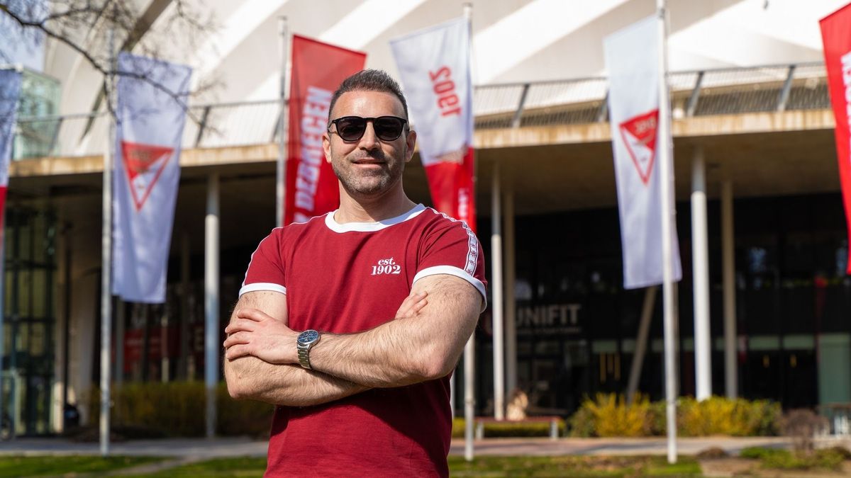 Fogy a levegő a karlendítős botrányba keveredett tiszás körül: már az izraeli nagykövetség is felszólítást intézett Magyar Péterékhez