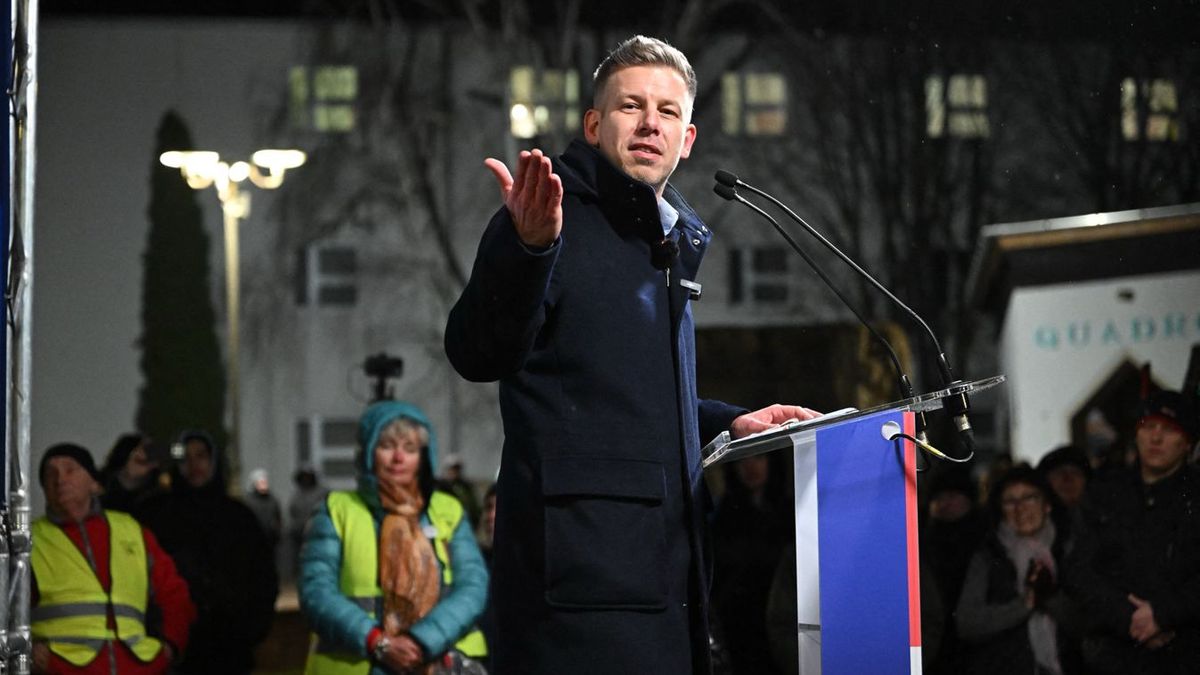 Ha jól értem, a Fidesz azért vásárolta fel tömegesen a jegyeket, hogy aztán ne legyen közönség a vetítésen