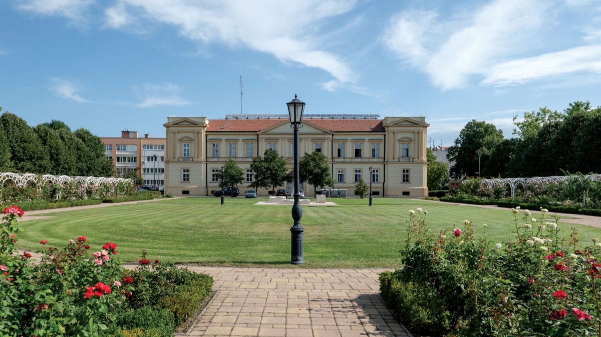 Nagy csata jön Szolnokon: a főispán csap majd össze a tiszás Rost Andreával