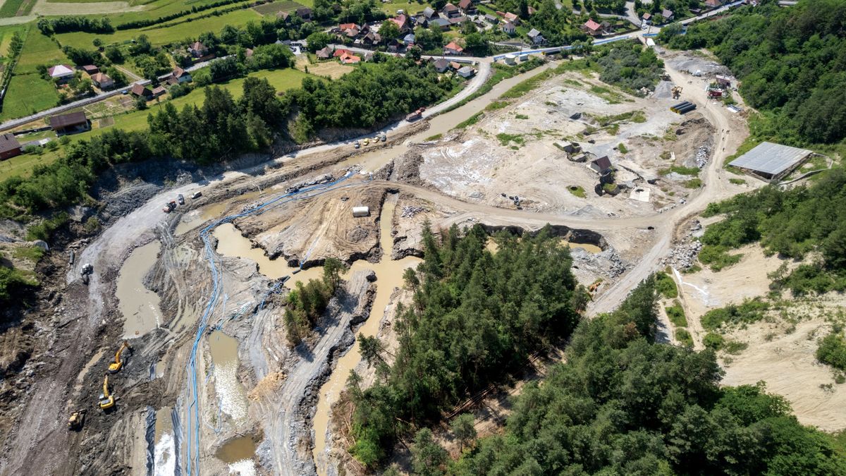 Nagy a baj Parajdon: túl lassan haladnak a munkálatok